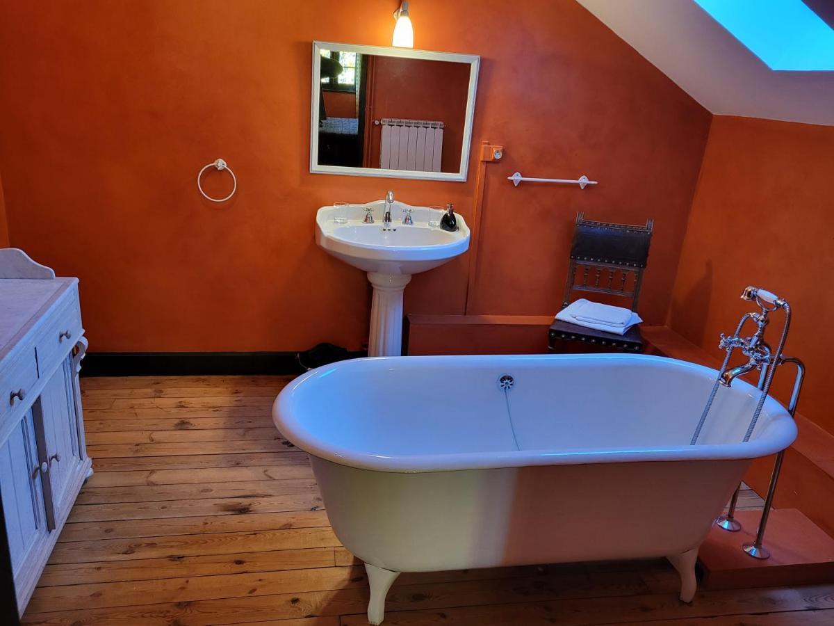 Le Temps Des Cerises Hotel Genolhac Eksteriør billede